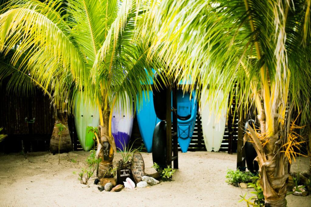 Caribbean Beach Cabanas Placencia Exterior photo